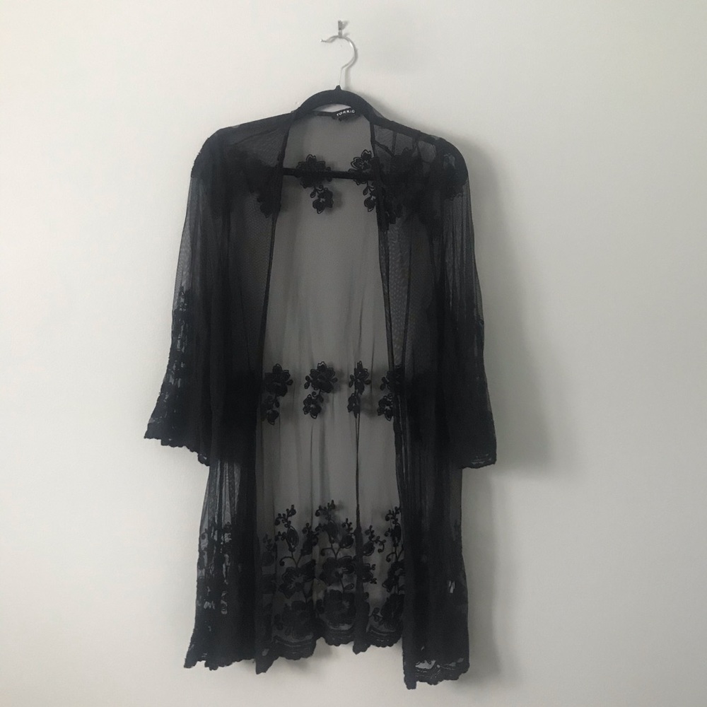 Black lace Torrid kimono 3rd layer for summer